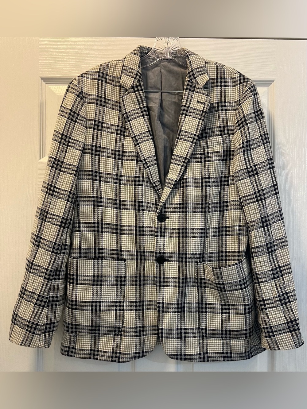 Zara Men’s Navy, Gray & White Plaid Sport Coat, size 40.
